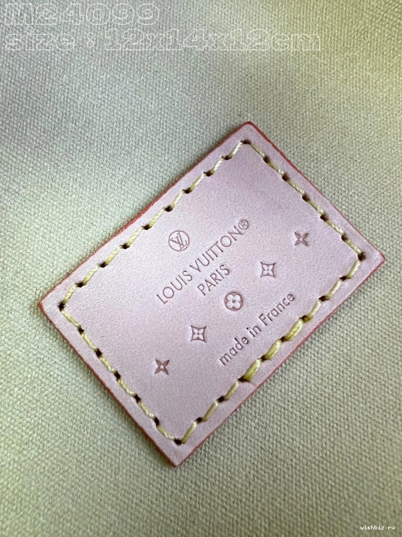 WIS Astor VUITTON LOUIS 0712